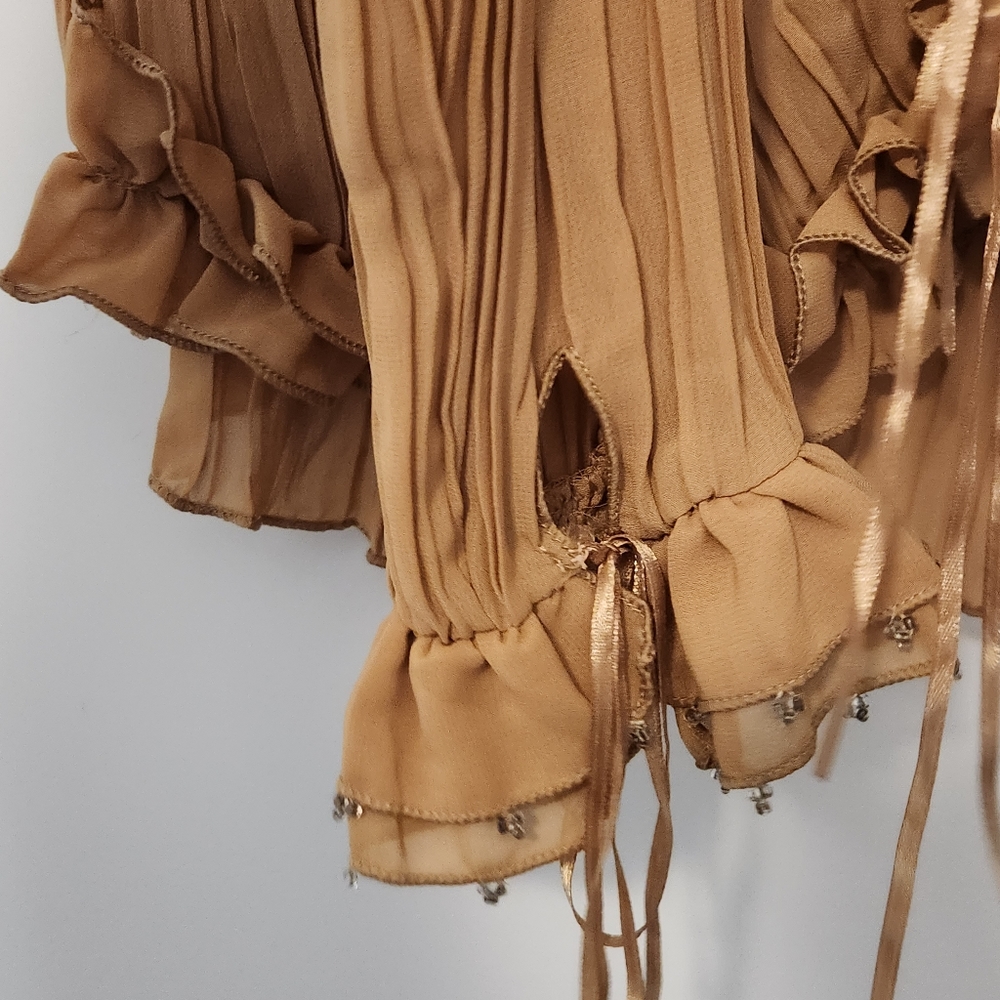 Pretty Angel Ruffle Blouse - Picture 5 of 11
